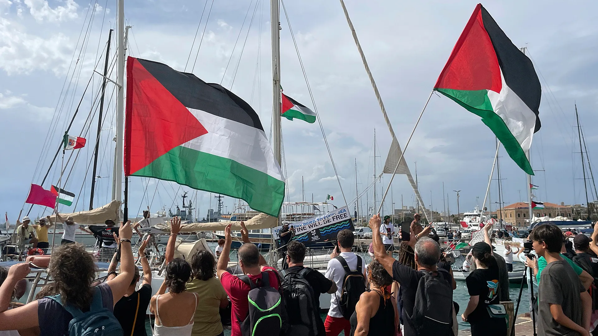 Flotila Bantuan Eropa Berlayar ke Gaza dengan Empat Anggota Parlemen Eropa di Atas Kapal