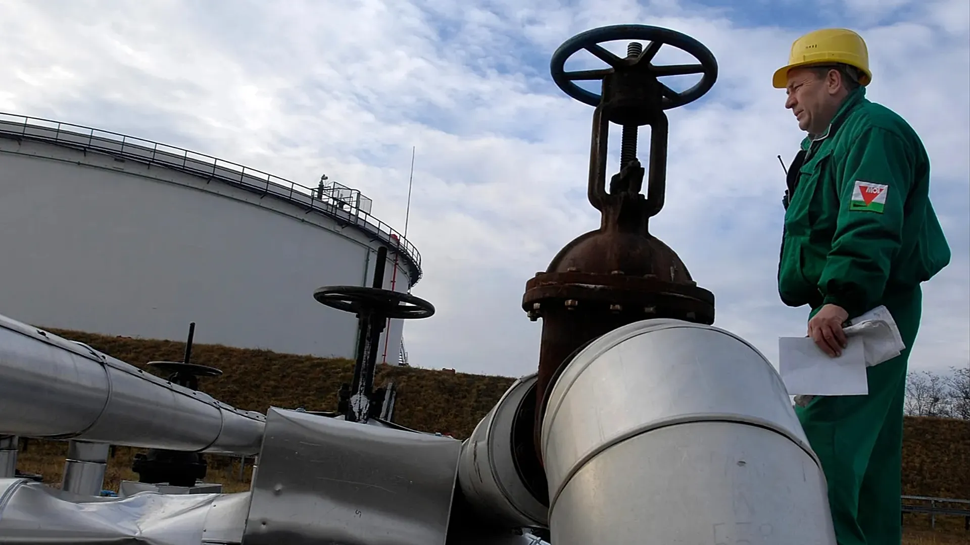 UE Tegas: Parlemen Menolak Pengecualian Energi Rusia bagi Negara Terkurung Daratan