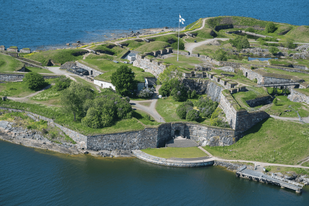 Suomenlinna, Helsinki: Benteng Laut Nordik yang Menjaga Sejarah Tiga&nbsp;Kekaisaran