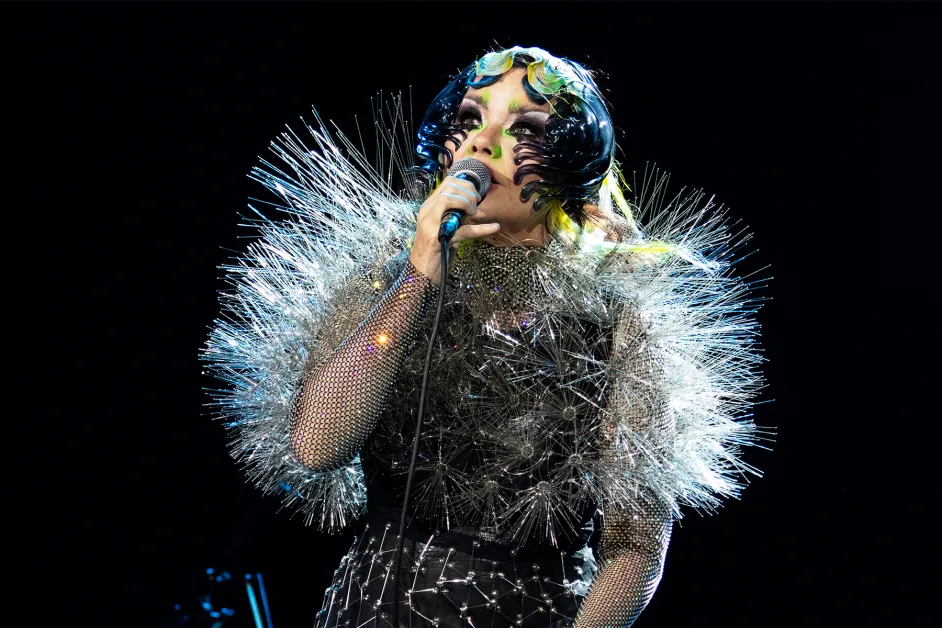 Björk Serukan Kemerdekaan Greenland Saat Trump Kembali Menguatkan Ancaman Aneksasi