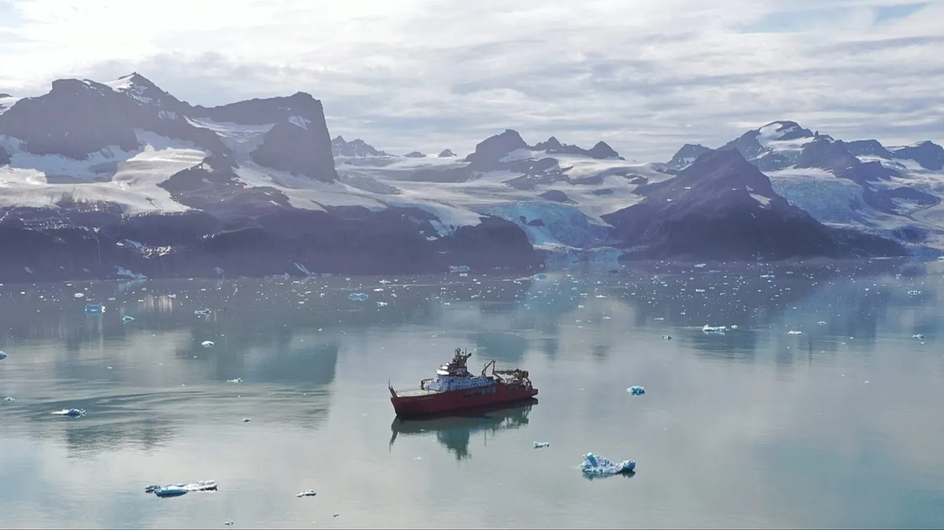 Berpacu dengan Waktu: Ilmuwan Selidiki Gletser Greenland Guna Antisipasi Titik Kritis Iklim Global