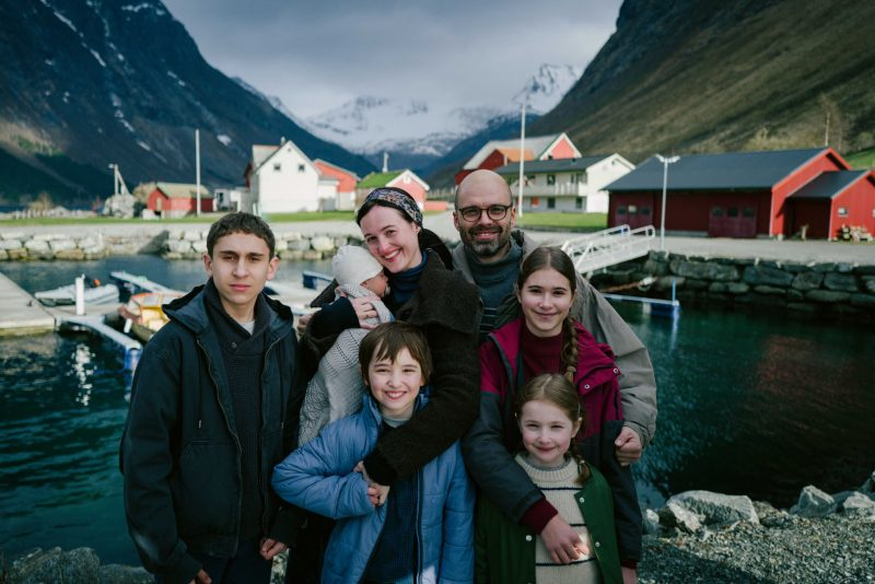 Ironi Film “Fjord”: Dikritik di Dalam Negeri, Sukses Sabet Penghargaan Tertinggi Palme d’Or di Cannes 2026