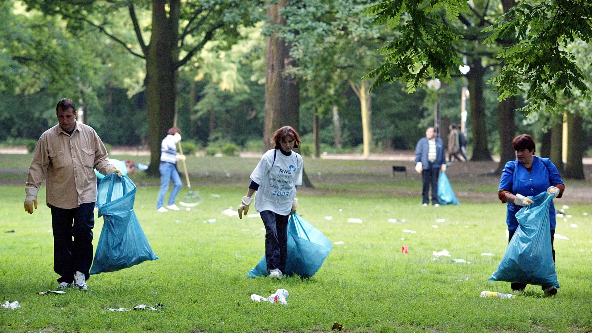 Liburan Gratis di Berlin Cuma Modal Pungut Sampah? Yuk, Intip Tren Wisata Ramah Lingkungan Ini!