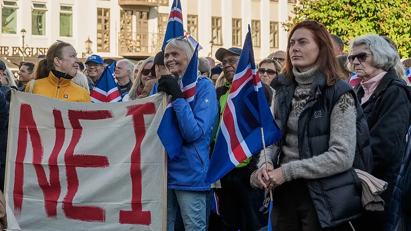 Islandia Menolak Lanjutkan Negosiasi Keanggotaan Uni Eropa dalam Referendum Ketat